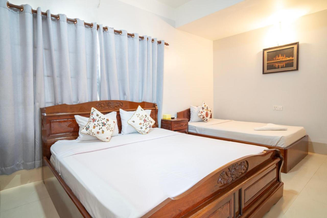 Siem Reap Riverside Hotel Exterior photo